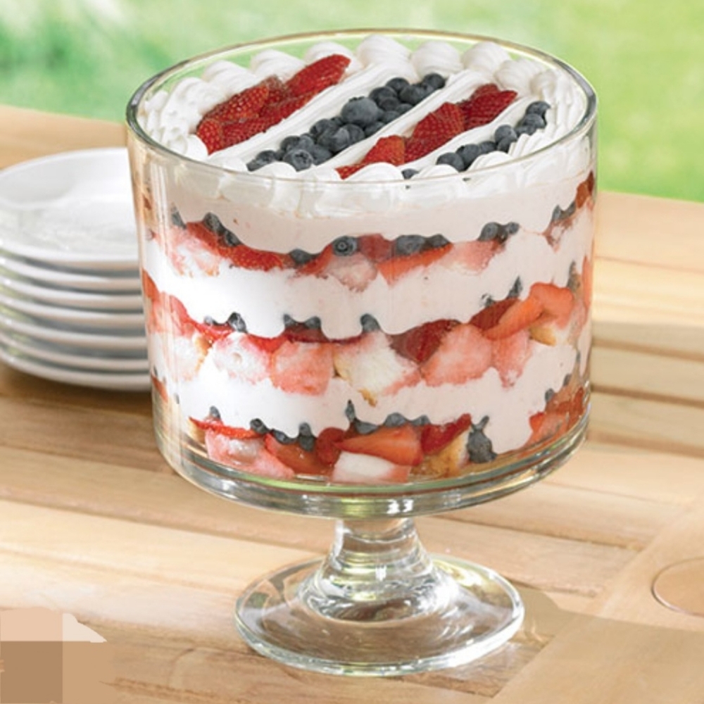 Pampered Chef Trifle Bowl w/Stand & Lid - LIKE NEW
